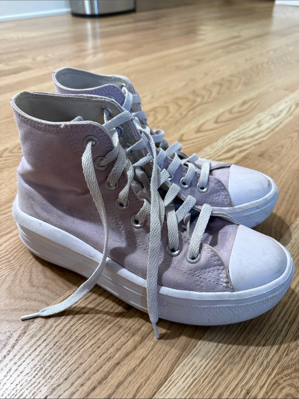 Lavender High-Top Converse Women’s 7